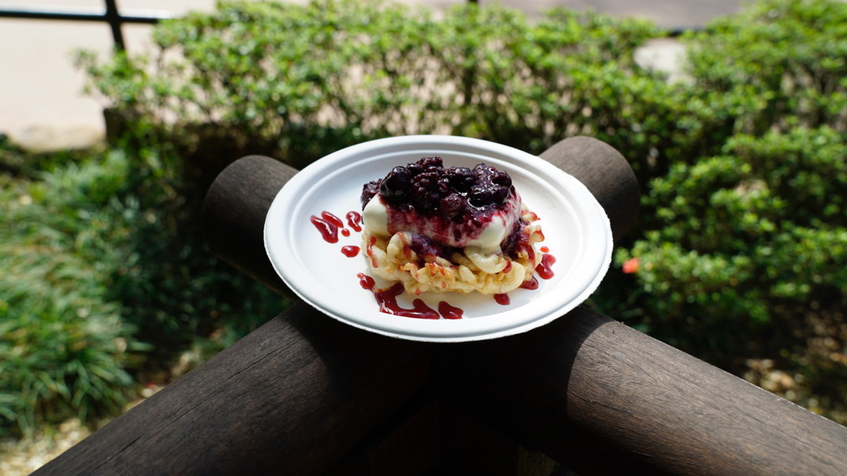 funnel cake epcot food and wine 2019 1