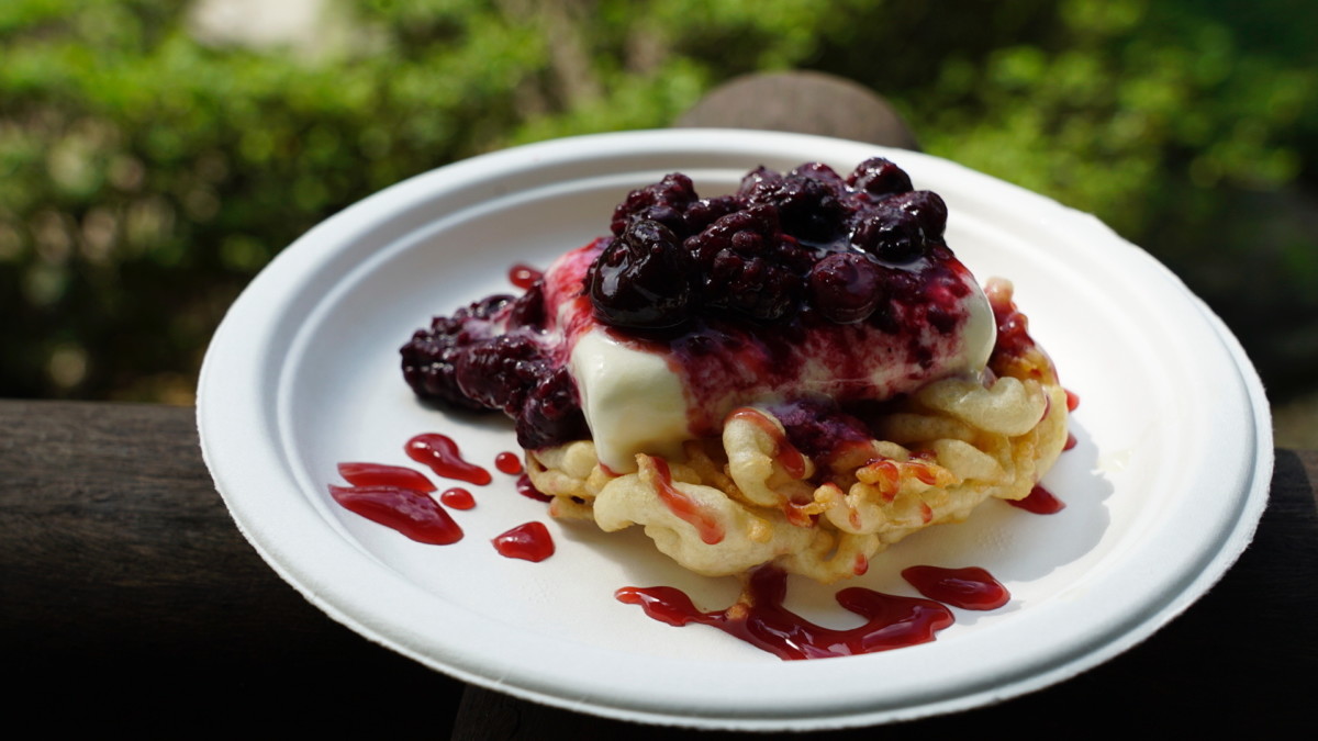 funnel cake epcot food and wine 2019 5