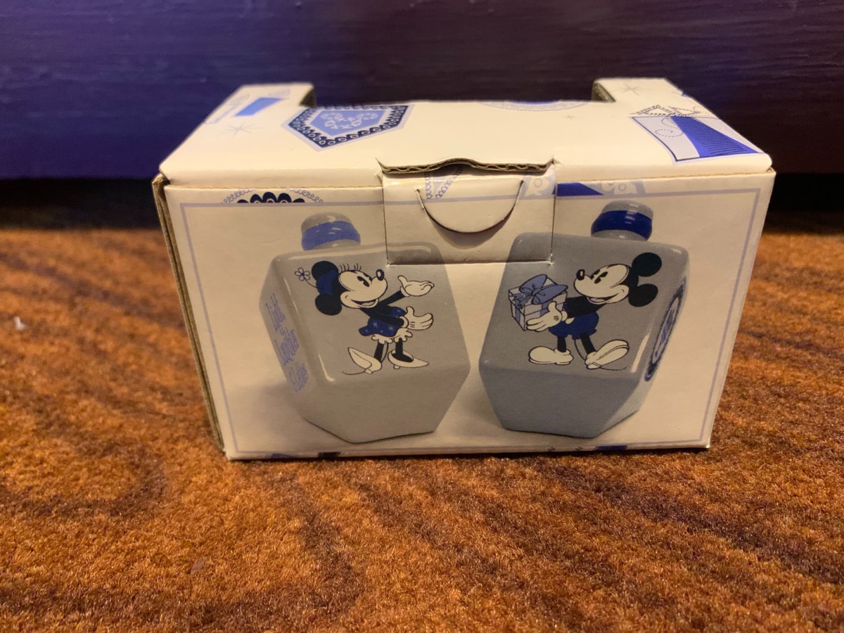 hanukkah salt pepper shakers disneys days of christmas disney springs 3