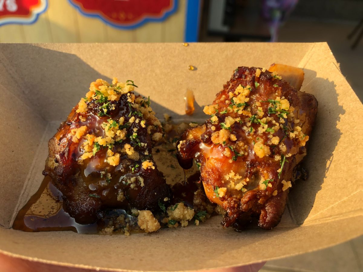 REVIEW: Glazed Ham Shanks at Favorite Things Marketplace for Disney California Adventure Festival of Holidays 2019 7 FavoriteThingsFood2019 1