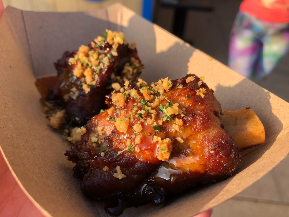 REVIEW: Glazed Ham Shanks at Favorite Things Marketplace for Disney California Adventure Festival of Holidays 2019 8 FavoriteThingsFood2019 2