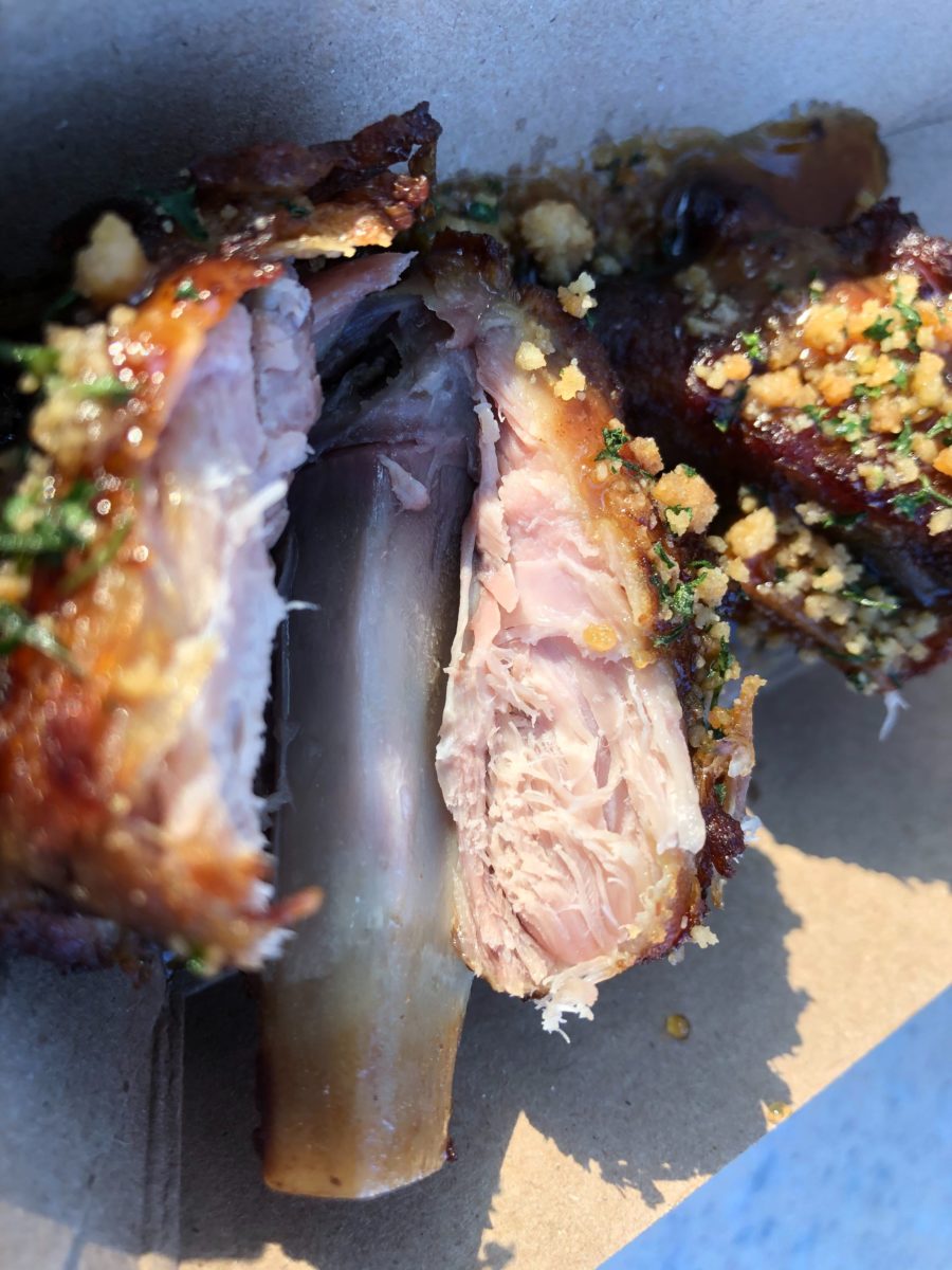 REVIEW: Glazed Ham Shanks at Favorite Things Marketplace for Disney California Adventure Festival of Holidays 2019 11 FavoriteThingsFood2019 5