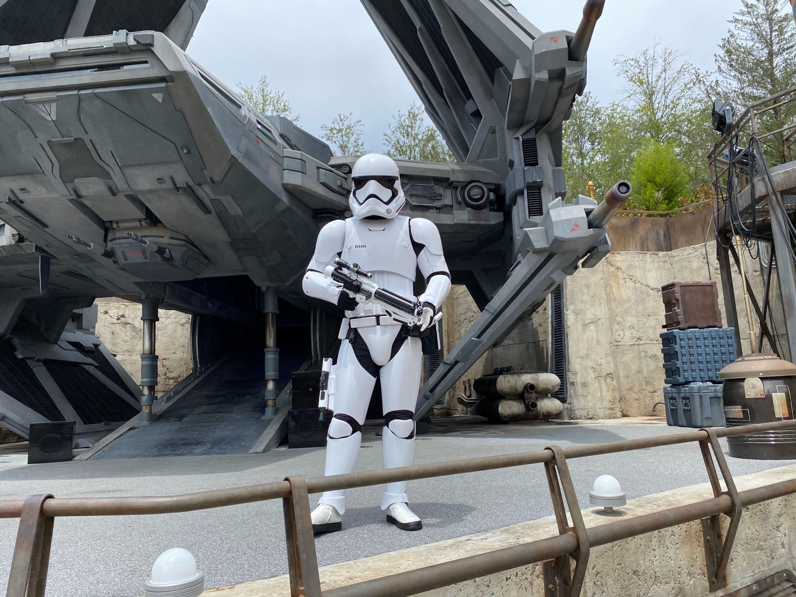 first order stormtrooper star wars galaxy's edge hollywood studios