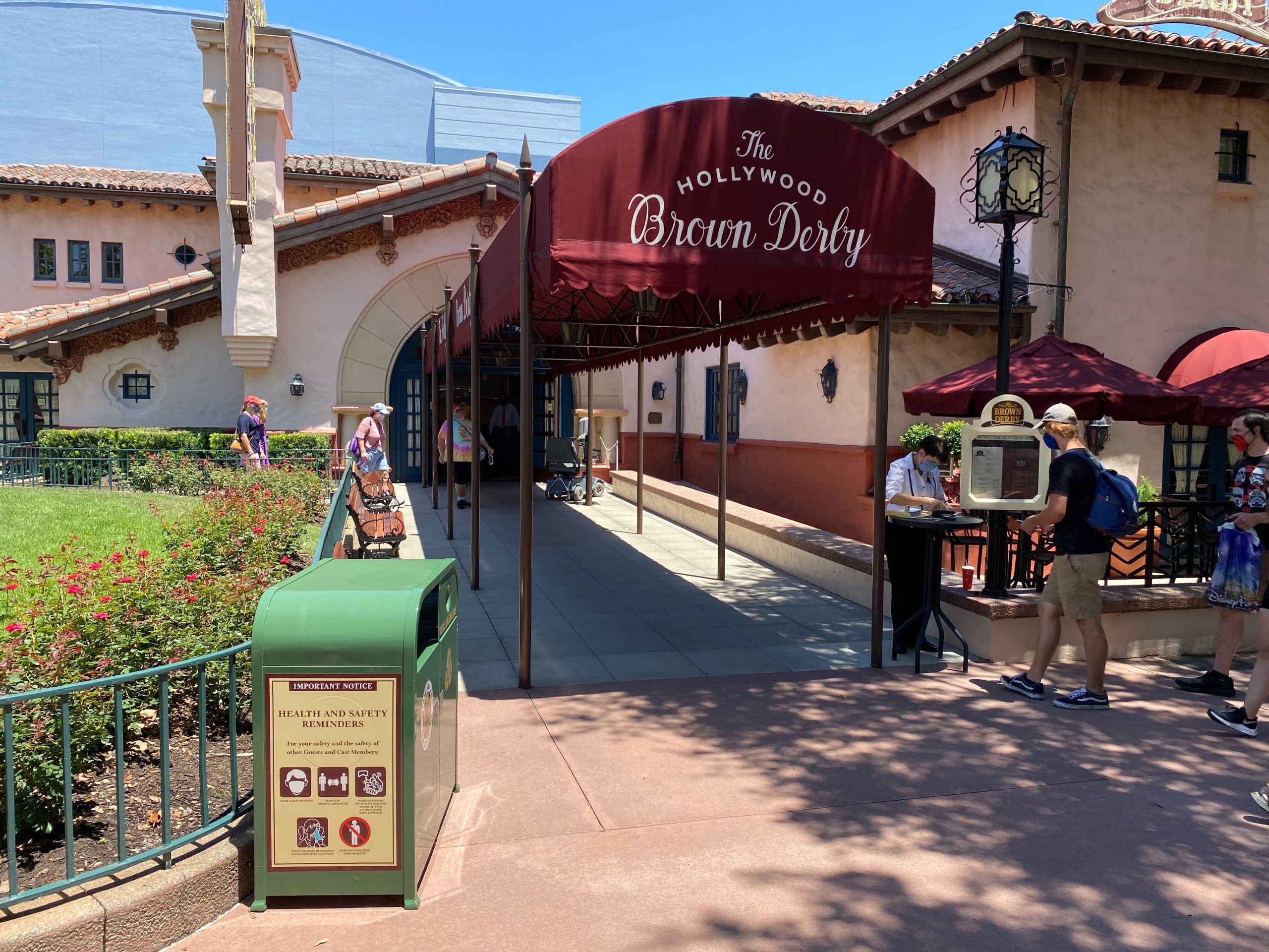hollywood brown derby restaurant reopens