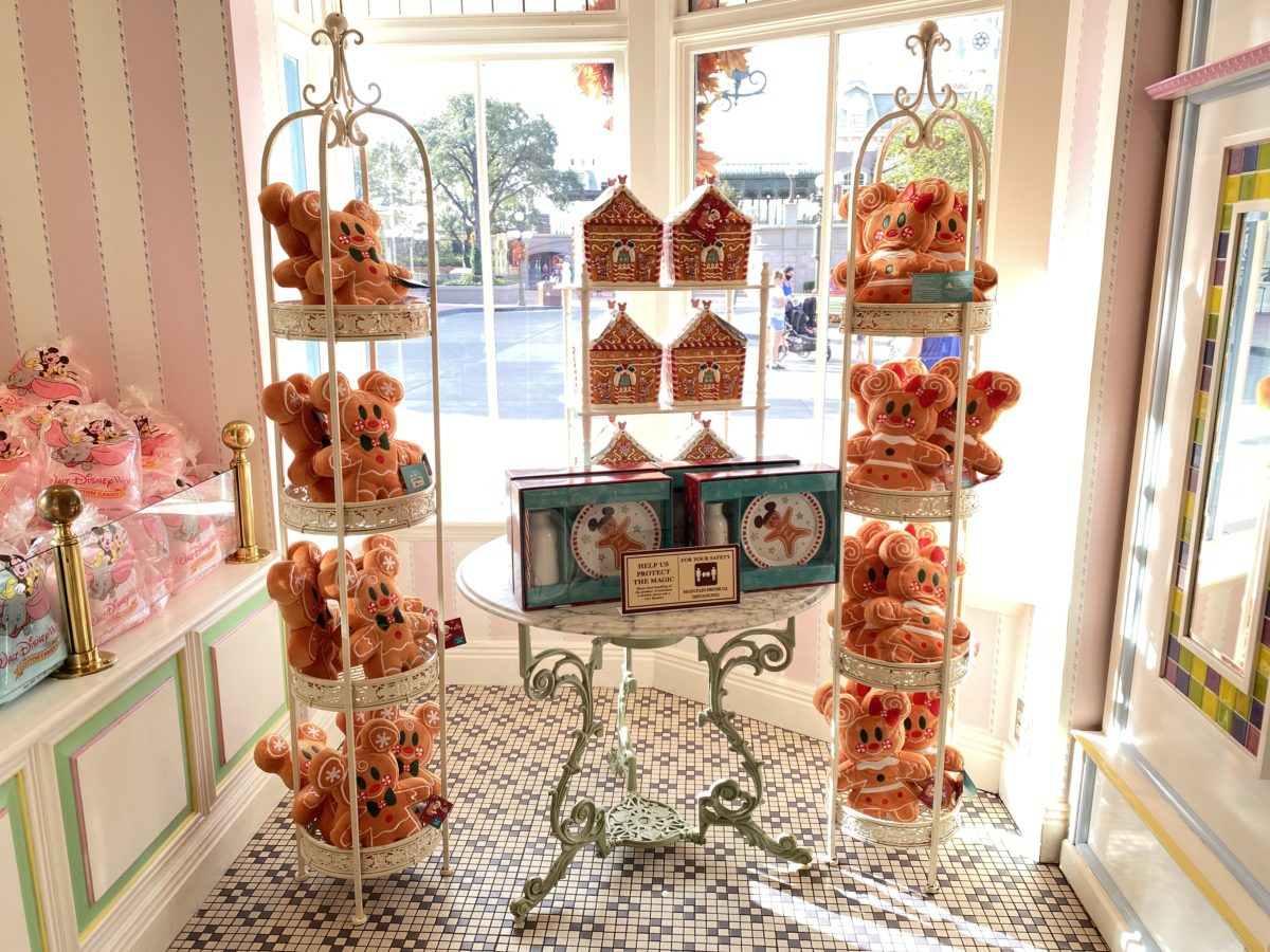 PHOTO REPORT: Magic Kingdom 10/29/20 (“Sharing The Magic” Statue Removed, Riverboat Track Exposed, Monorail Blue Returns, New Christmas Merchandise, and More) 10 christmas-display-confectionery-magic-kingdom-10292020-8751306