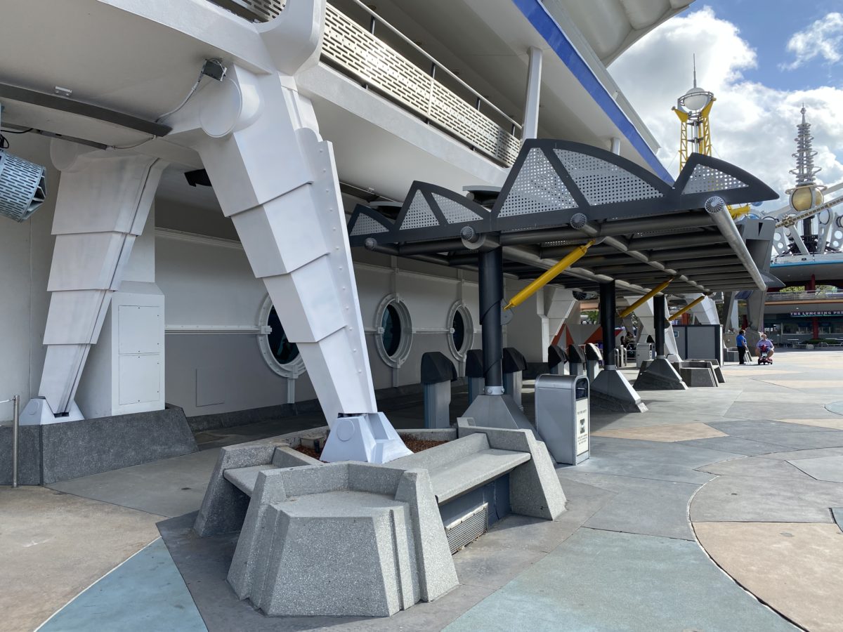 PHOTO REPORT: Magic Kingdom 10/29/20 (“Sharing The Magic” Statue Removed, Riverboat Track Exposed, Monorail Blue Returns, New Christmas Merchandise, and More) 4 tomorrowland-transit-authority-peoplemover-legs-painted-white-magic-kingdom-10292020-9273180