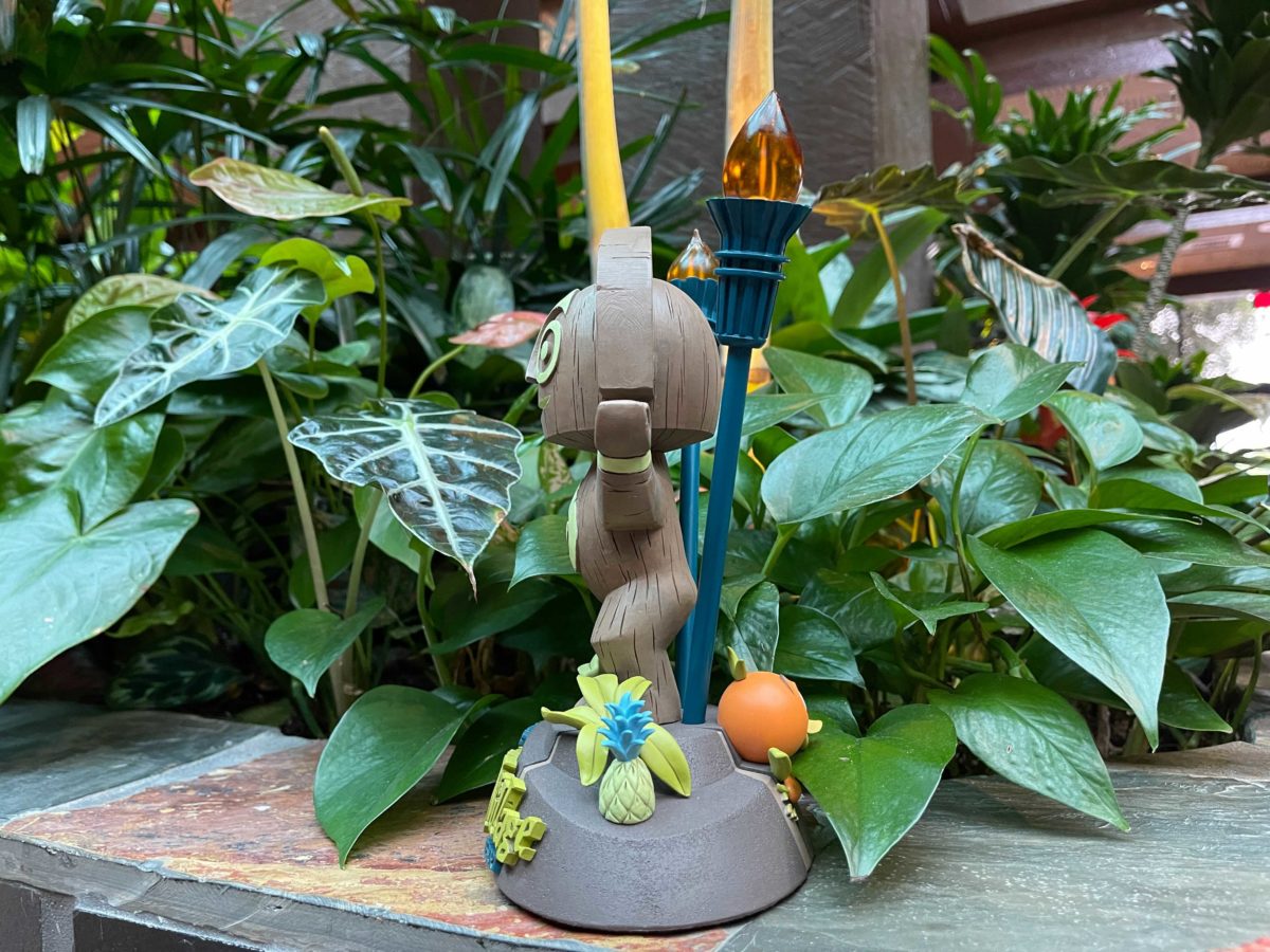 PHOTOS: New Maui and Orange Bird Light-Up Statue Released at Disney's Polynesian Village Resort 3 disneys-polynesian-village-resort-tiki-orange-bird-statue-side-left-plants
