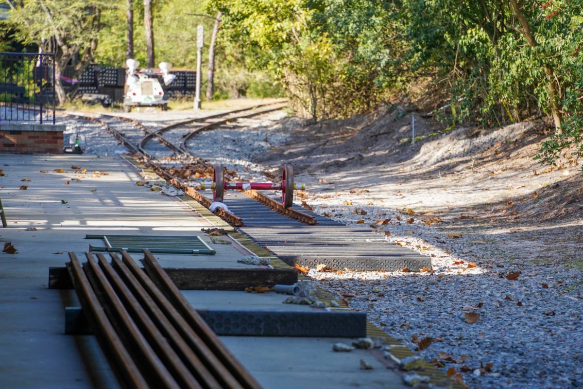 walt-disney-world-railroad-track-installation-1-6450860