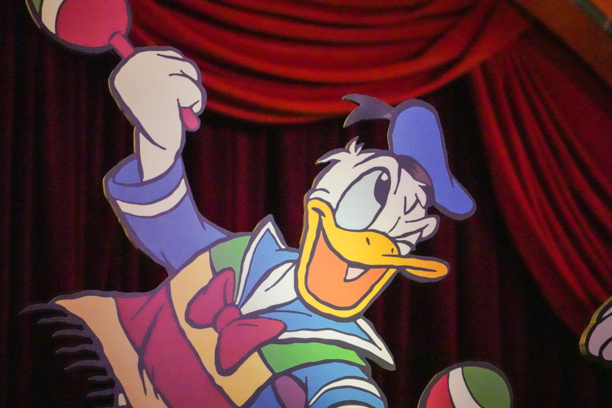 PHOTO REPORT: EPCOT 5/9/21 (More "Points of Light", Construction of "Creations Shop" Progresses, Distanced Character Meets, and More) 23 donald-flat-5-9-21-5796159