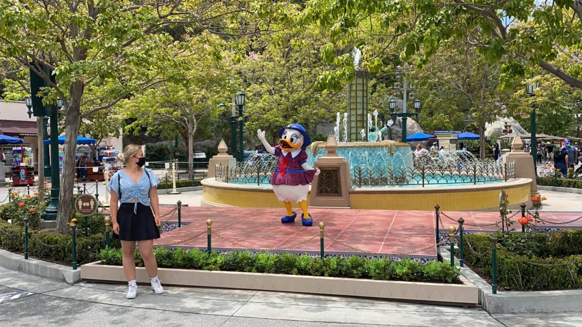 daisy-duck-carthay-circle-meet-and-greet