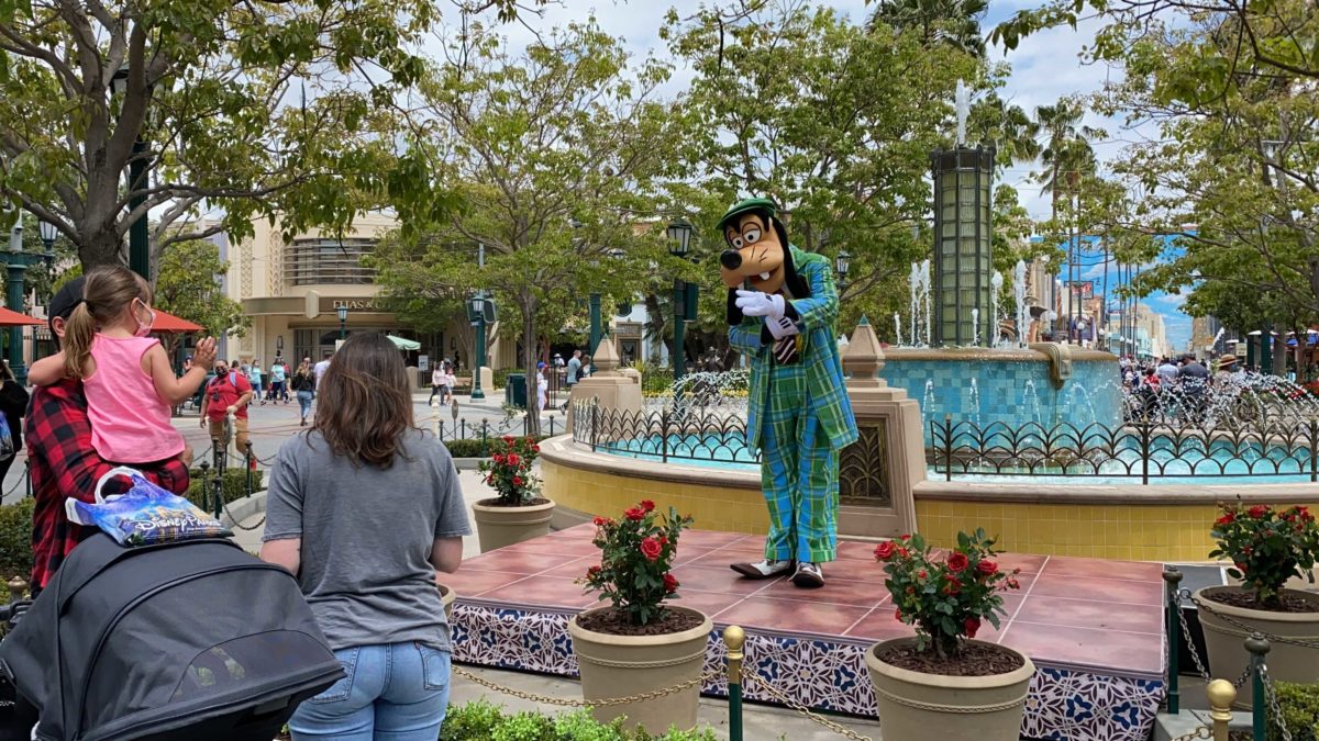 goofy-carthay-circle-meet-and-greet-5