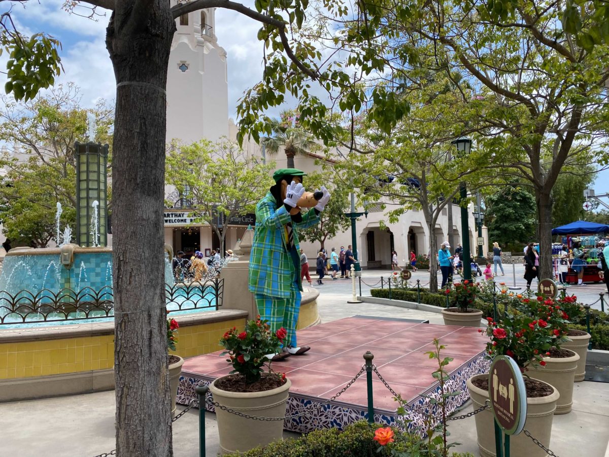 goofy-carthay-circle-meet-and-greet