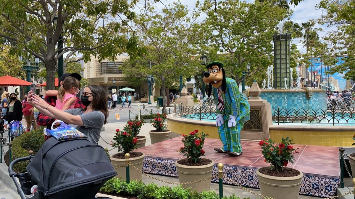 goofy-carthay-circle-meet-and-greet-7