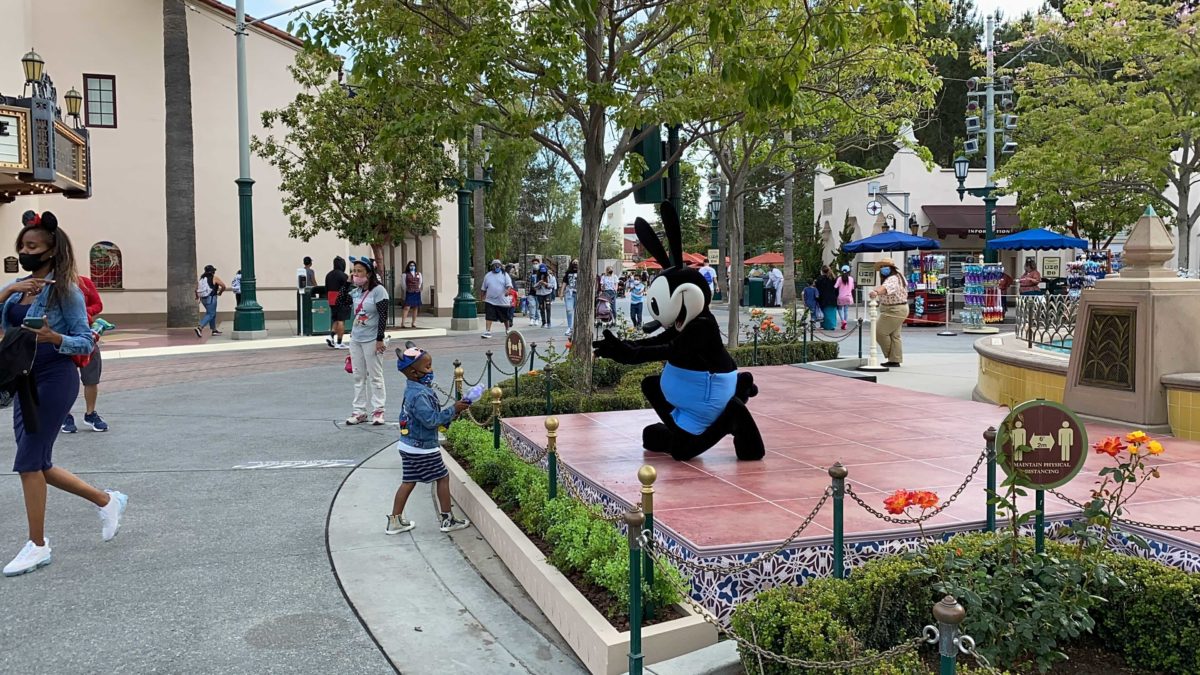 oswald-carthay-circle-distanced-meet-and-greet-5