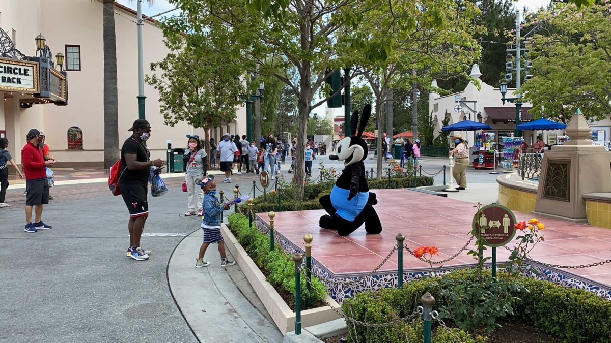 oswald-carthay-circle-distanced-meet-and-greet-6