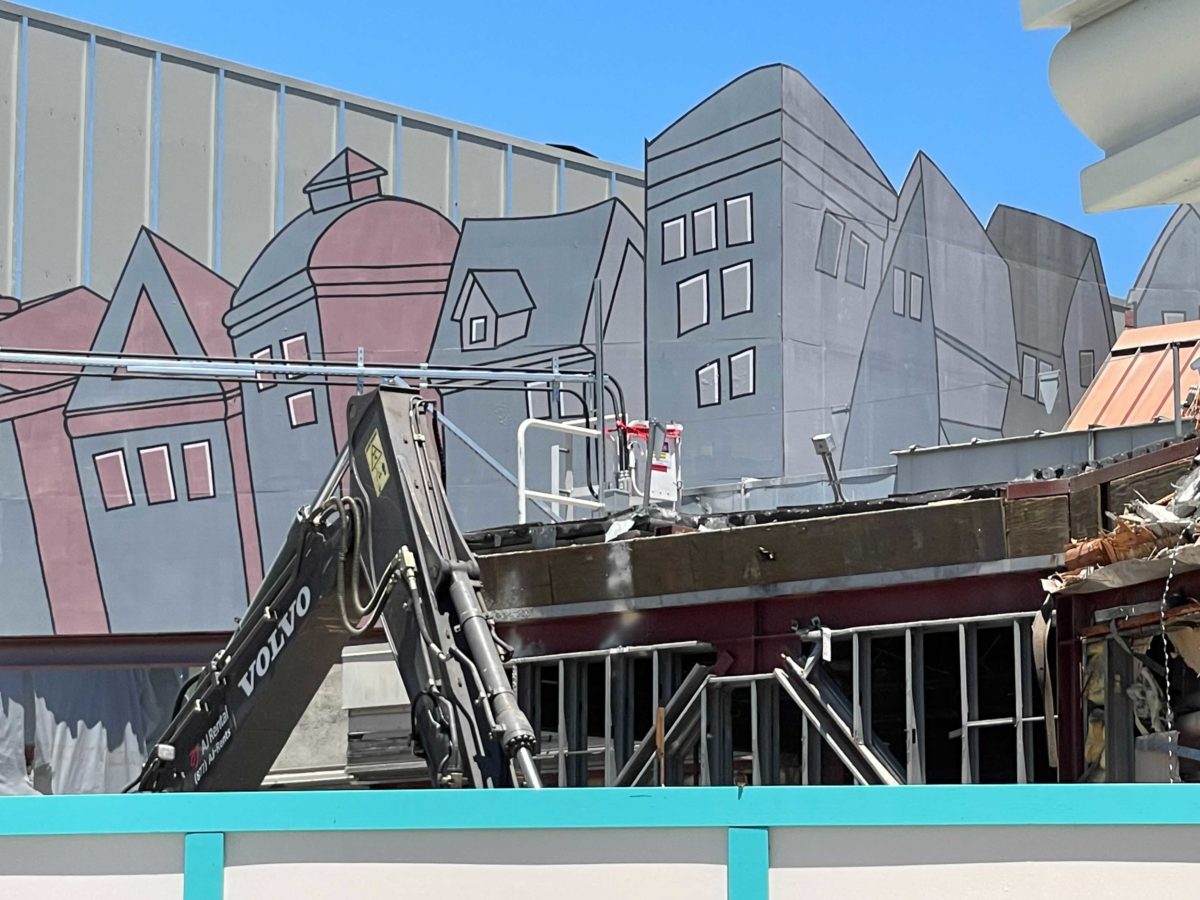 PHOTOS, VIDEO: Toontown Five & Dime and Gag Factory Façades Demolished as Mickey & Minnie's Runaway Railway Construction Continues at Disneyland 15 disneyland-toontown-construction-for-runaway-railway-19-9090719