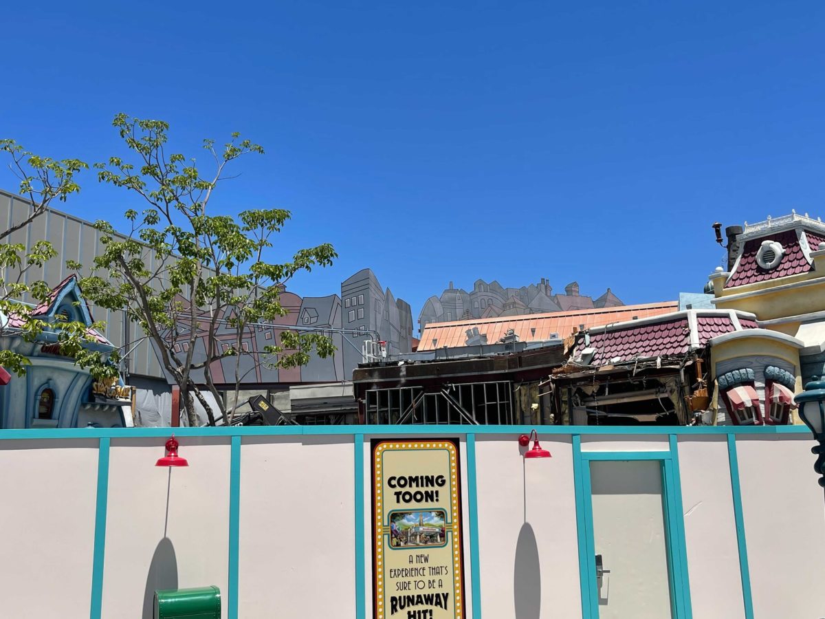 PHOTOS, VIDEO: Toontown Five & Dime and Gag Factory Façades Demolished as Mickey & Minnie's Runaway Railway Construction Continues at Disneyland 6 disneyland-toontown-construction-for-runaway-railway-4-4060207