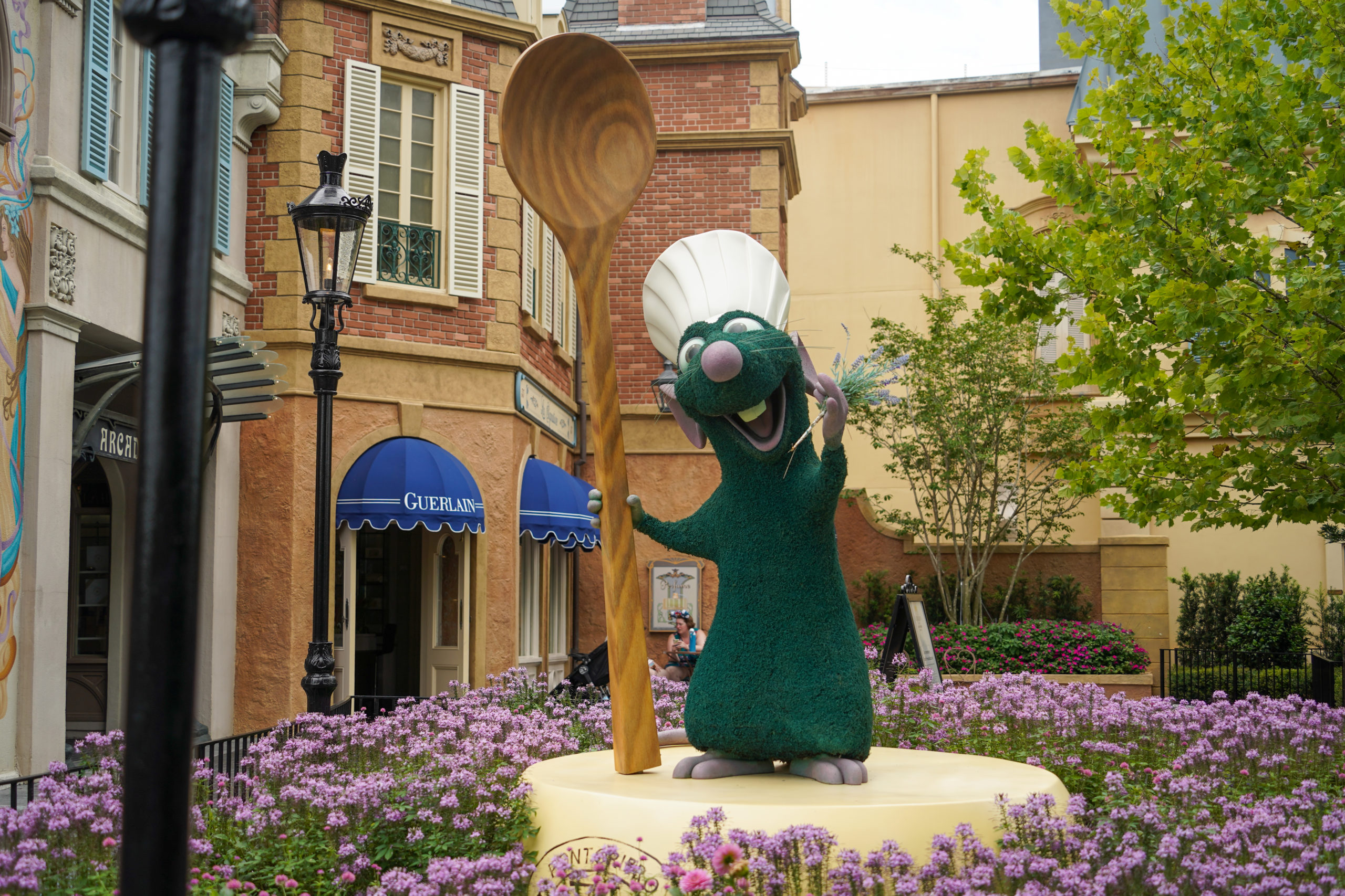 Remy topiary in France Pavilion at EPCOT