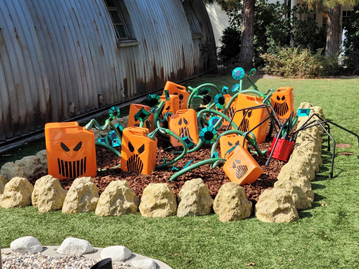 PHOTOS: More Haul-O-Ween Decorations Adorn Cars Land in Disney California Adventure 17 cars-land-halloween-100954