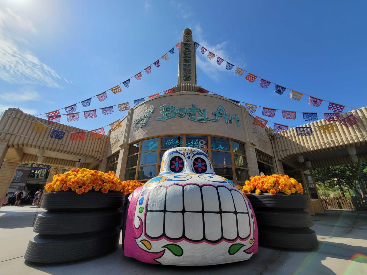 PHOTOS: More Haul-O-Ween Decorations Adorn Cars Land in Disney California Adventure 34 cars-land-halloween-101415