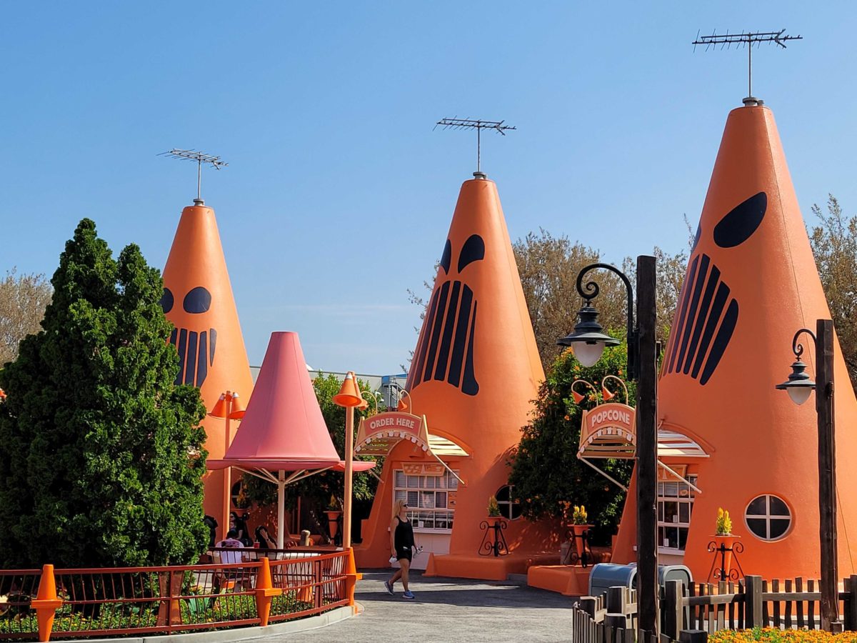 PHOTOS: More Haul-O-Ween Decorations Adorn Cars Land in Disney California Adventure 48 cars-land-halloween-101909