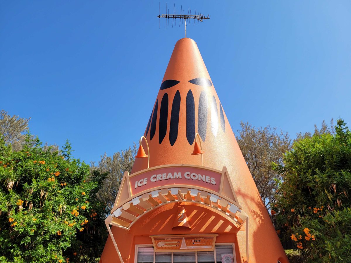 PHOTOS: More Haul-O-Ween Decorations Adorn Cars Land in Disney California Adventure 55 cars-land-halloween-102120