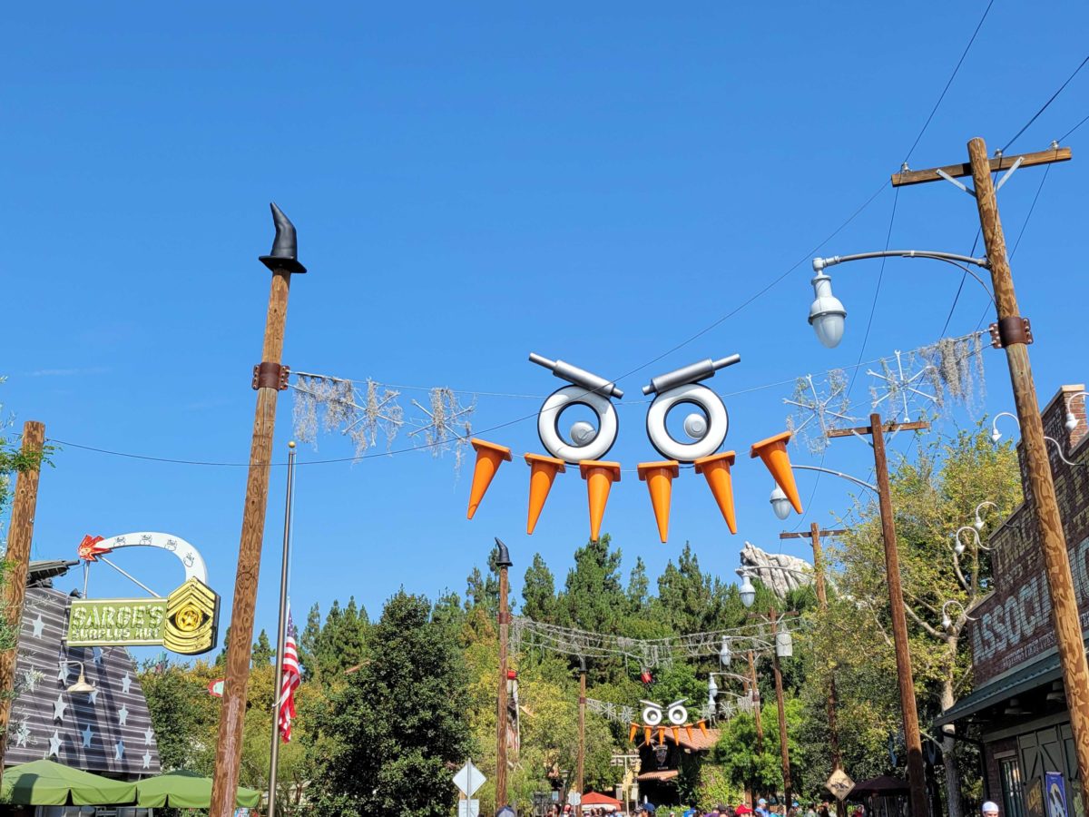 PHOTOS: More Haul-O-Ween Decorations Adorn Cars Land in Disney California Adventure 6 cars-land-halloween-102855