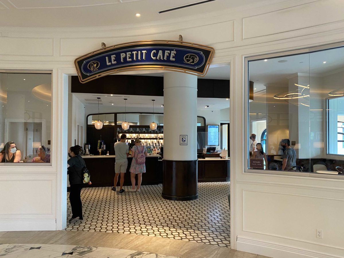 riviera-le-petit-cafe