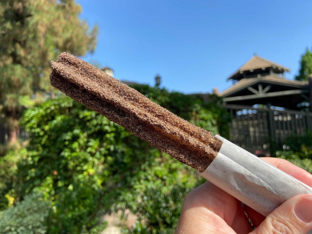 REVIEW: New Chocolate Dusted Churro is Just Too Much at Disneyland 5 chocolate-dusted-churro-2-6350132