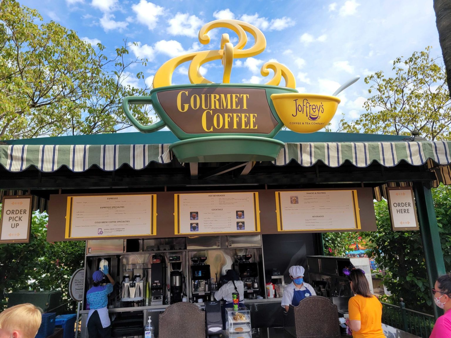 PHOTOS Joffrey’s Coffee & Tea Company Makes Disneyland Resort Debut at