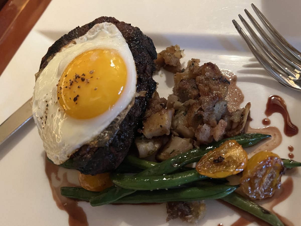 REVIEW Hollywood Brown Derby Celebrates 50 Years of Walt Disney World