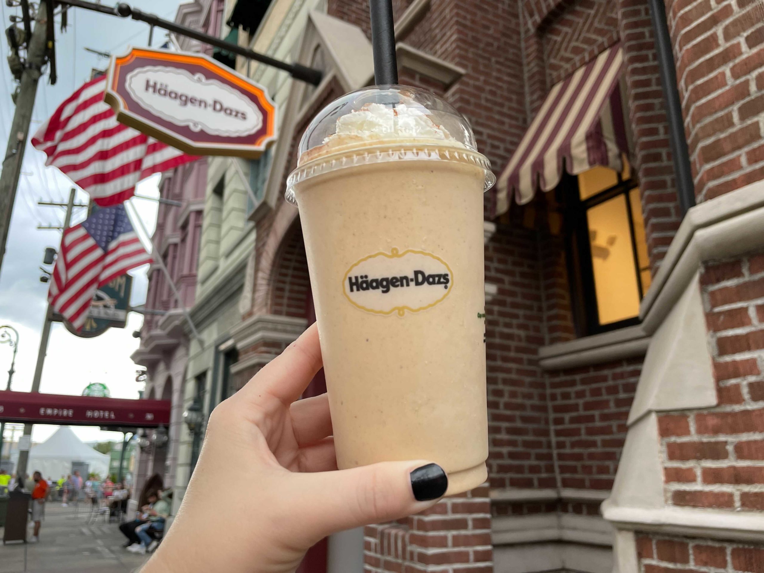 pumpkin-spice-shake-at-haagen-dazs-universal-orlando-3-3930379