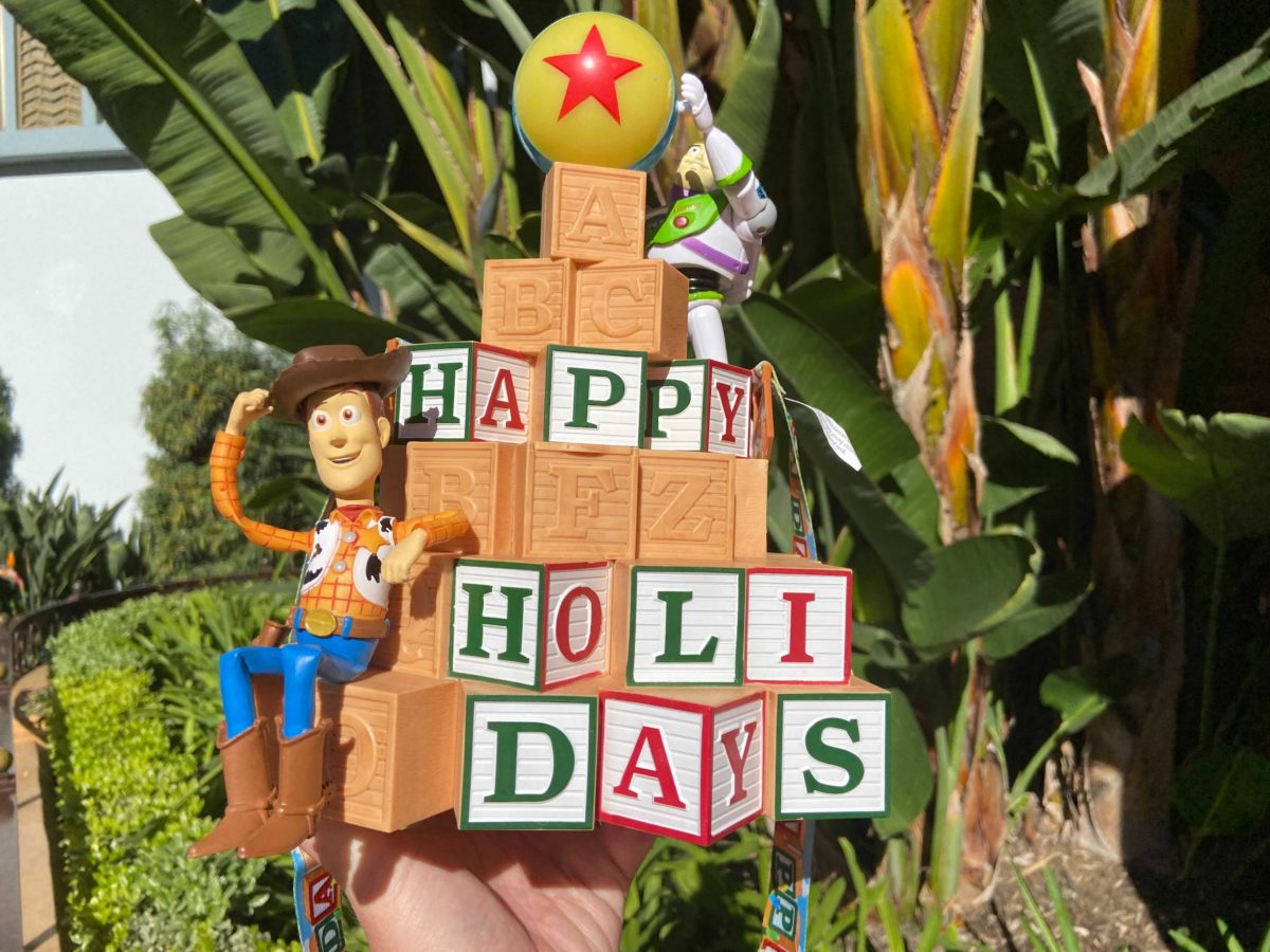 WDWNT Daily Recap (11/12/21): Disney+ Day Offers More Than Walt Disney World’s 50th, Christmas Entertainment Returns, & More! 11 dca-happy-holidays-toy-story-popcorn-bucket-4-4010734