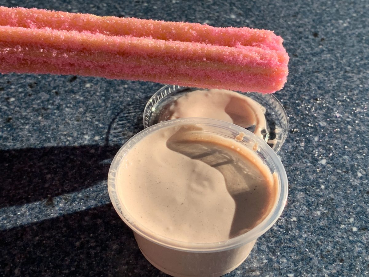REVIEW: Pink Coconut Churro and Perfectly Sweet Chocolate Marshmallow Crème for the Holidays at Disneyland 12 dl-holiday-pink-coconut-churro-12-4482510