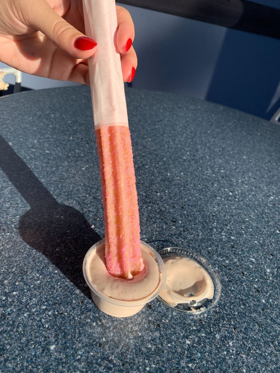 REVIEW: Pink Coconut Churro and Perfectly Sweet Chocolate Marshmallow Crème for the Holidays at Disneyland 13 dl-holiday-pink-coconut-churro-14-6418470