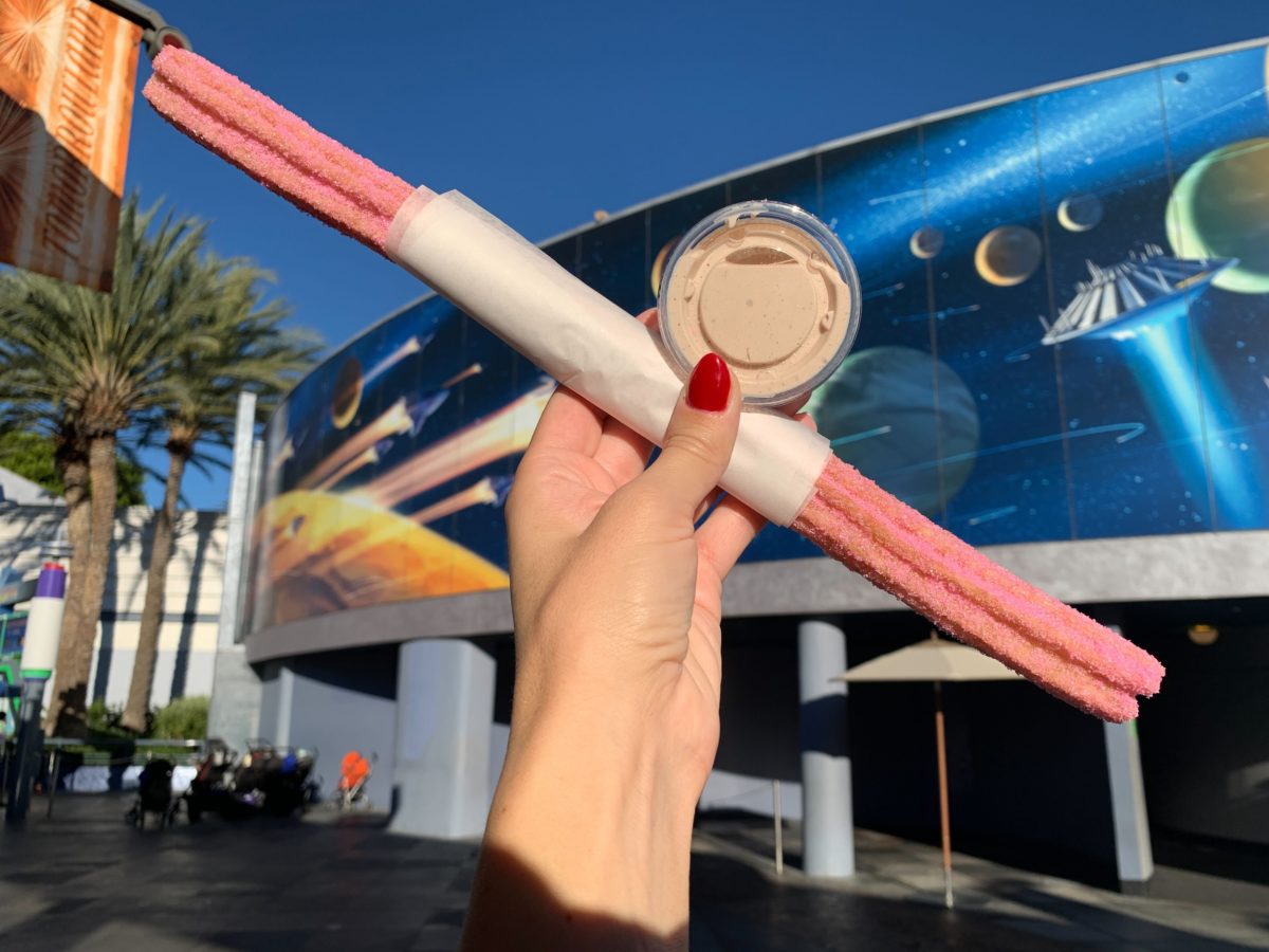 REVIEW: Pink Coconut Churro and Perfectly Sweet Chocolate Marshmallow Crème for the Holidays at Disneyland 9 dl-holiday-pink-coconut-churro-8-7515476