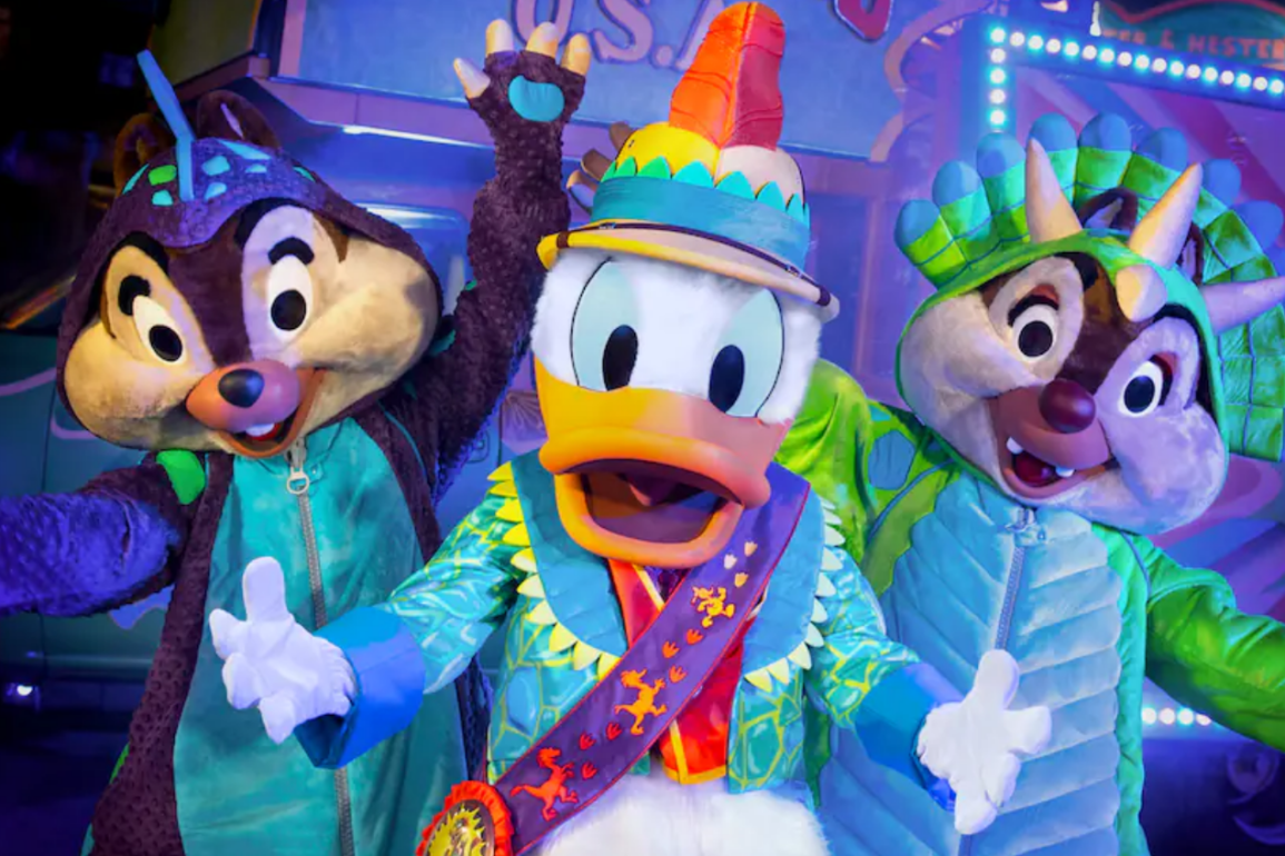 Donald and Friends in Dino Costumes Returning, New Flotilla Debuting