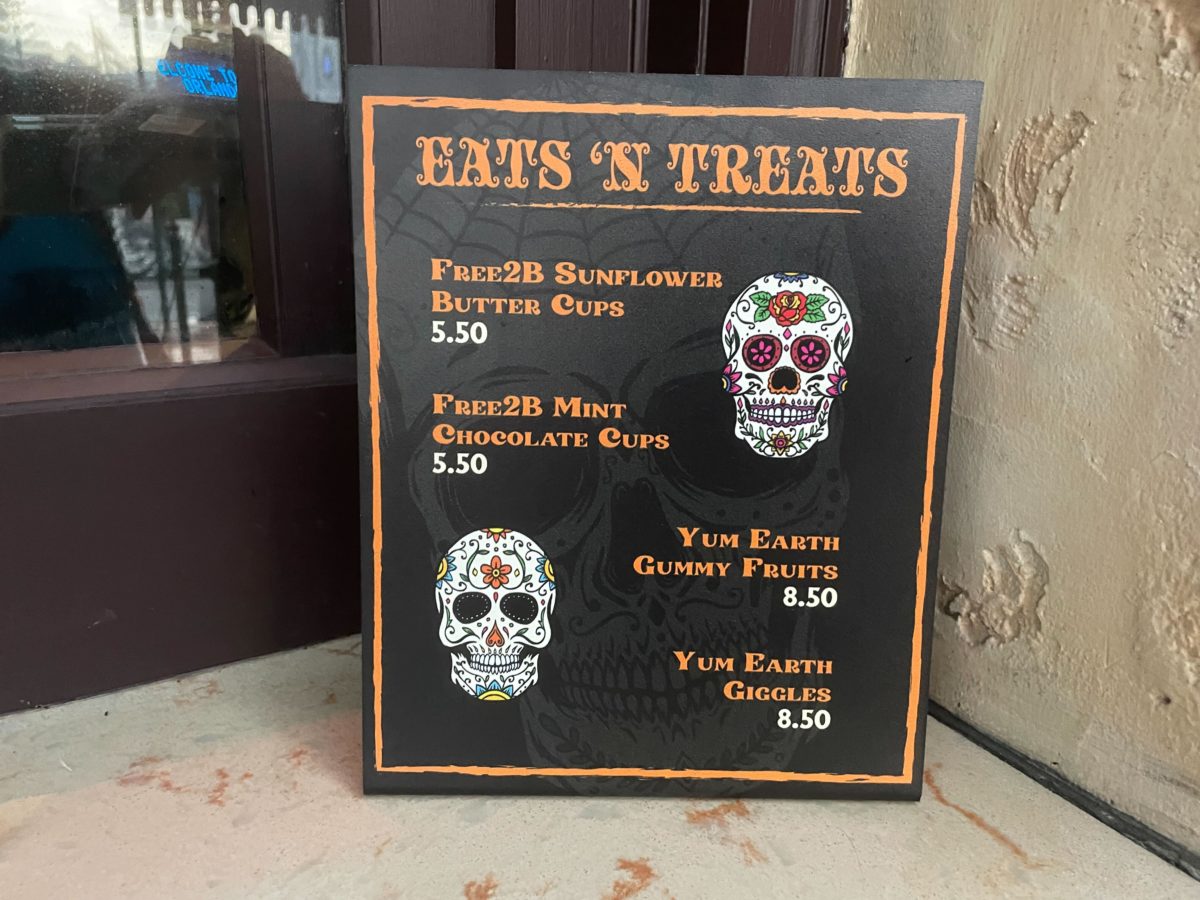 REVIEW: Guadalajara Spicy Popcorn, Tamales, Burning Skull Cocktail and More at Día de Los Muertos at Halloween Horror Nights 31 in Universal Studios Florida 4 img 7240