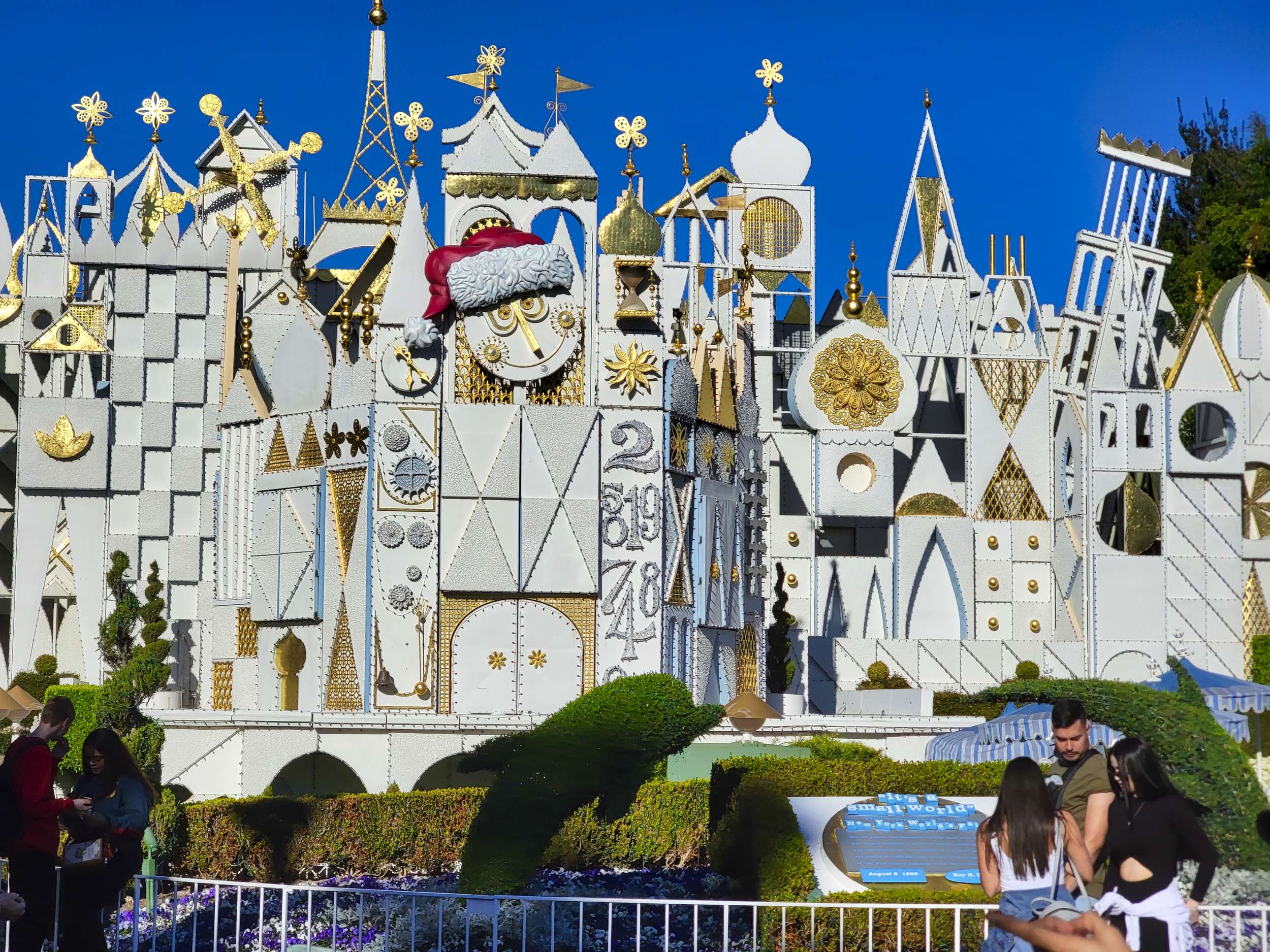 VIDEO Behind the Scenes Look At it s A Small World Holiday 