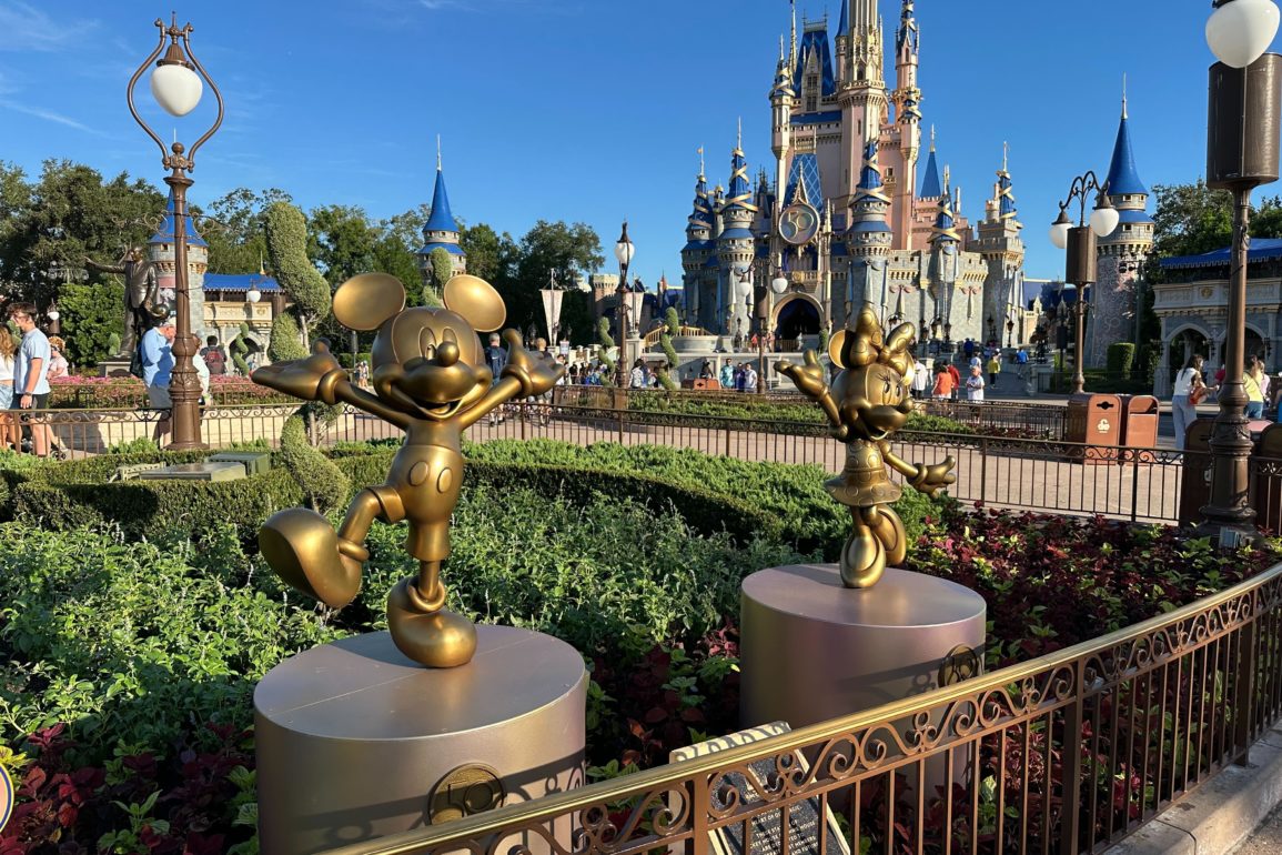 VIDEO Halloween Greetings Added to Fab 50 Statues at Magic Kingdom