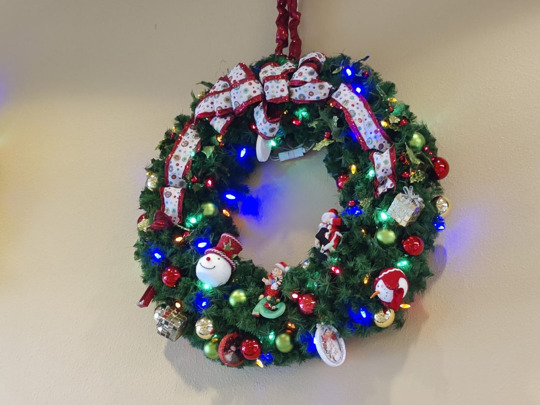 PHOTO REPORT: Magic Kingdom 11/16/22 (Golden Tapstiles, POP! Century Holiday Decor, Space Mountain, & More) 28 Magic Kingdom Photo Report 111622 29