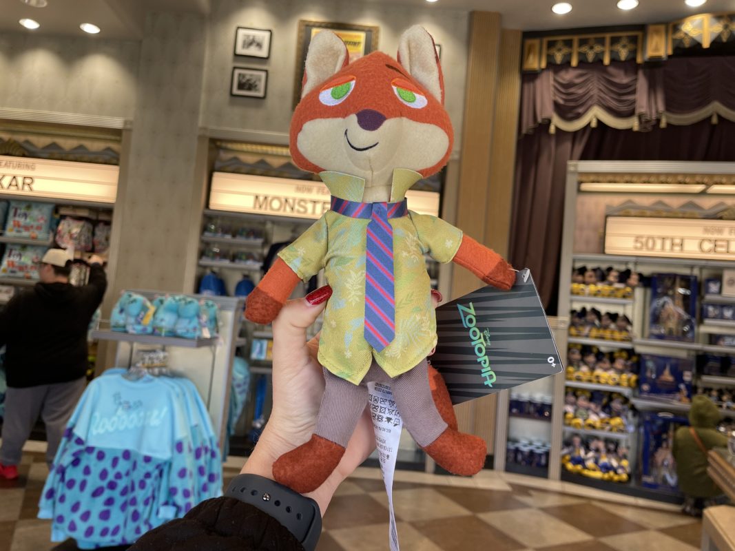 PHOTO REPORT: Disney's Hollywood Studios 12/27/22 (Count Dooku's Jedi Lightsaber Now Available, Santa Goofy Takes Over for Santa Claus, 'The Muppet Christmas Carol' 30th Anniversary Pin, & More) 11 10620509 75D0 4F07 8B99 5A961D24F8C9