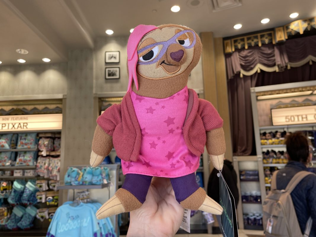 PHOTO REPORT: Disney's Hollywood Studios 12/27/22 (Count Dooku's Jedi Lightsaber Now Available, Santa Goofy Takes Over for Santa Claus, 'The Muppet Christmas Carol' 30th Anniversary Pin, & More) 12 7C9E843C 4D33 4689 9B54 E827180FE3CF