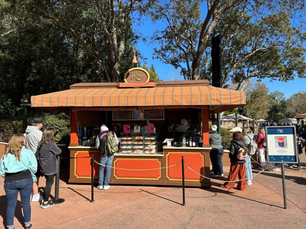 A wide shot of the Joffrey's Coffee Kiosk near the Canada pavilion.
