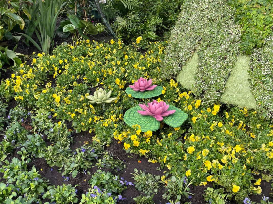 EPCOT flower garden tiana topiary 1