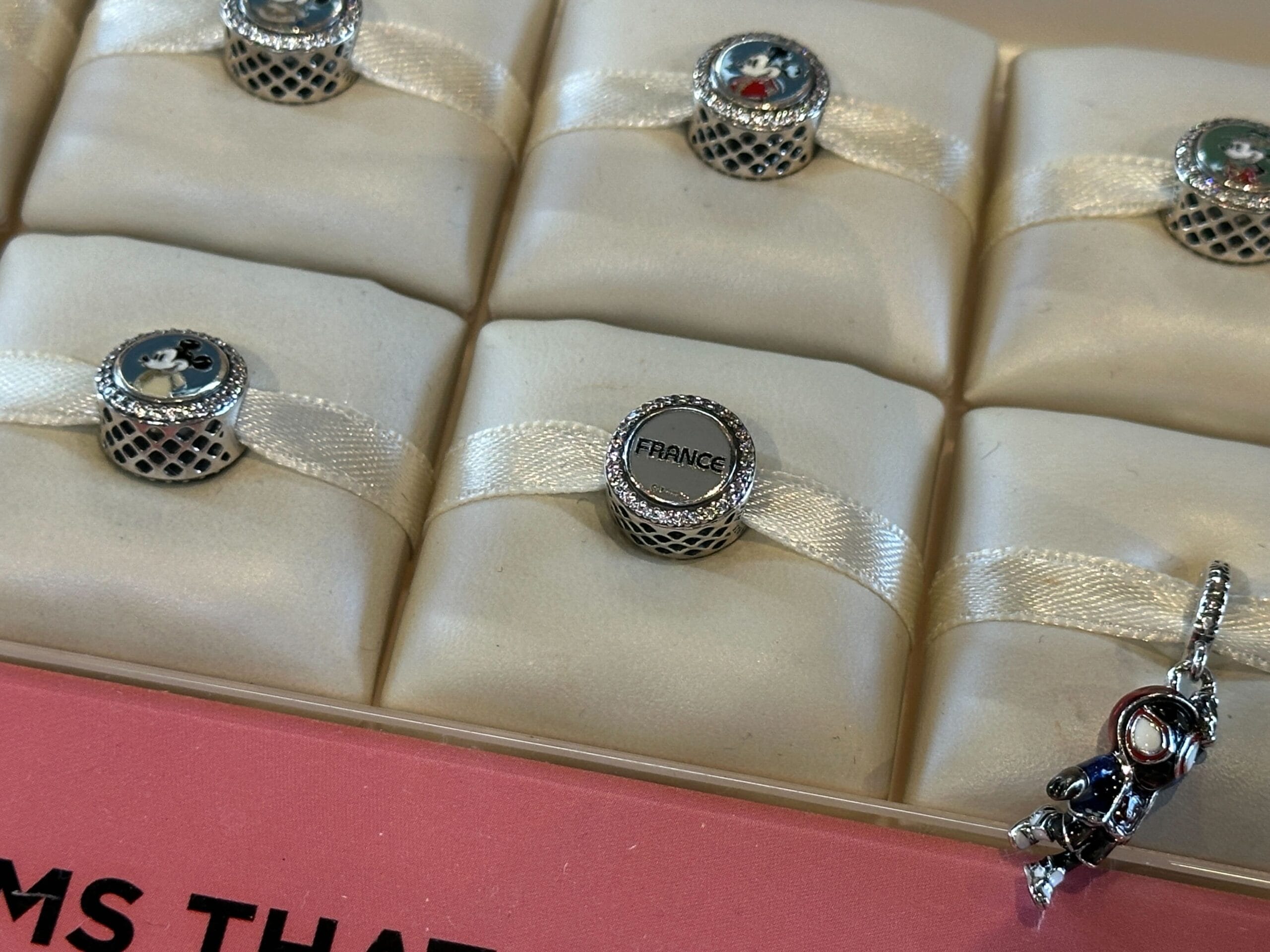 【Pandora】Walt Disney World ワールドショーケース チャーム More Mickey World Showcase Pandora Charms Available at Walt