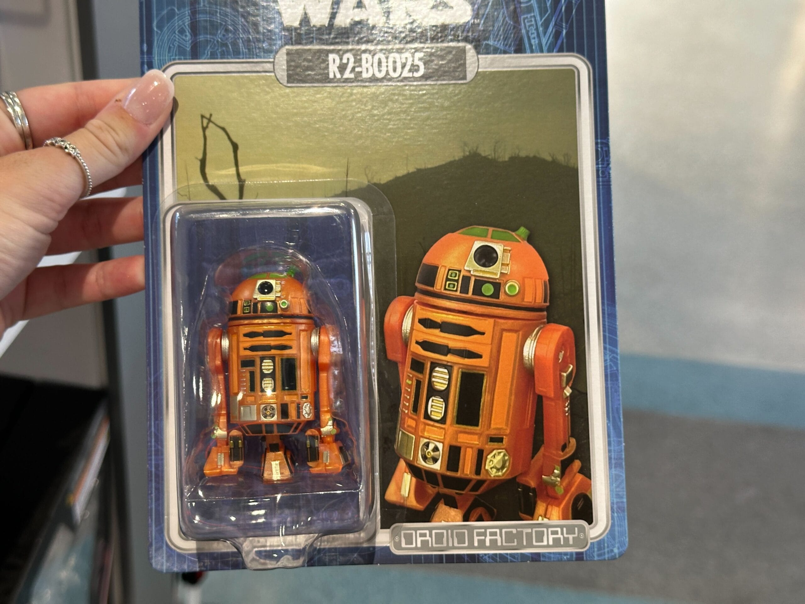 SF・ファンタジー・ホラー Star Wars R2-B0025 Halloween Star Wars R2-B0025 Halloween Droid Factory Figure | Disney Store