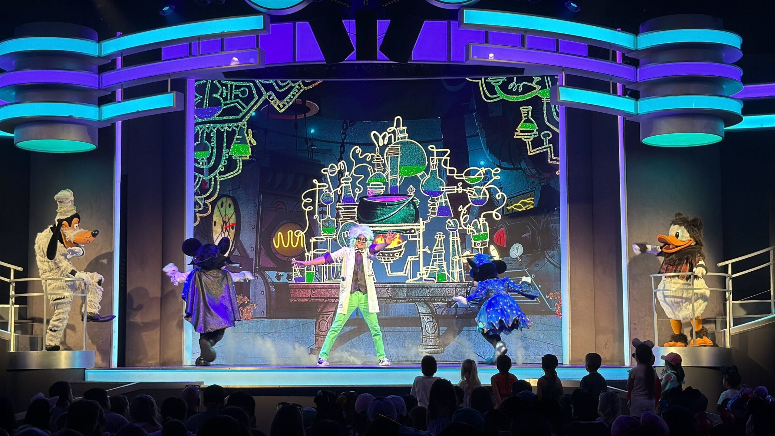 【15/25】ディズニー100 エポック フィガロ TRICK OR TREAT Mickey's Trick and Treat | Front POV | 2025 | Disney