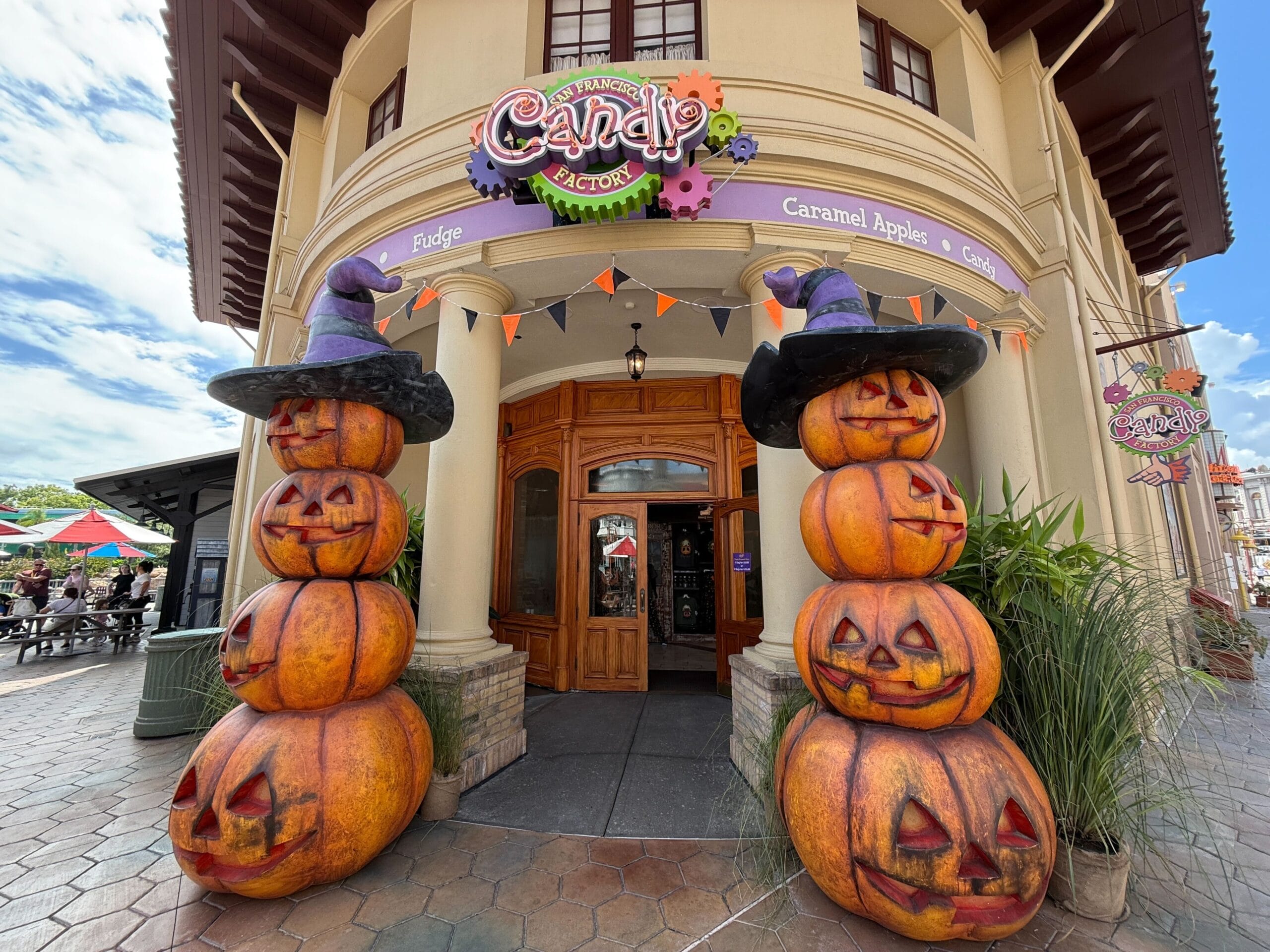 Mel's Drive-In Cars Removed, More Sahara Traders Props Added for