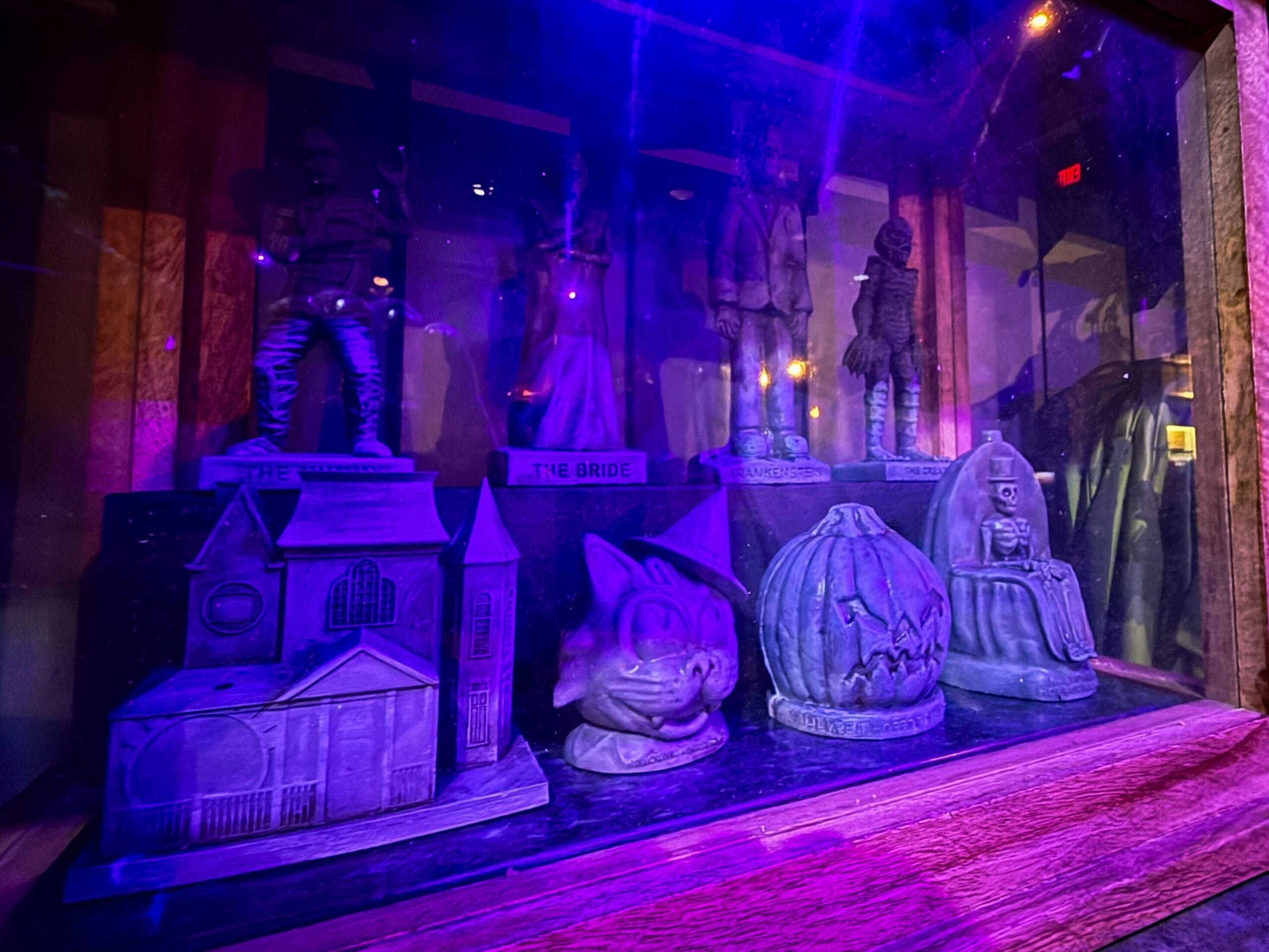 Halloween Horror Nights 2025 Tribute Store Fails to Open on Time